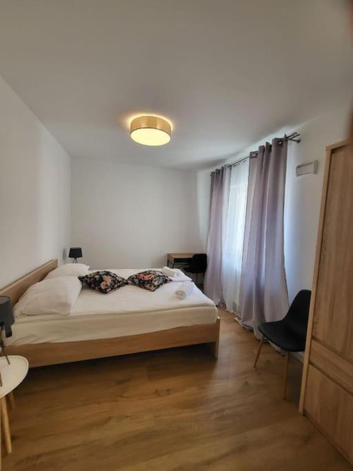 Apartamento Duzy Apartament W Centrum - 3 Pokoje - Garaz Breslavia Exterior foto